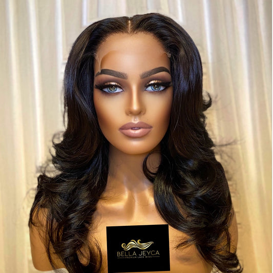Kira -Bouncy wig